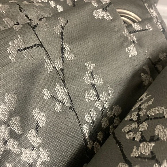 2 pairs/Silver Floral Patterned Curtains ; 60x84 - Picture 2 of 2